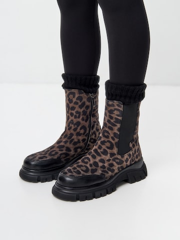 CESARE GASPARI Chelsea boots in Bruin