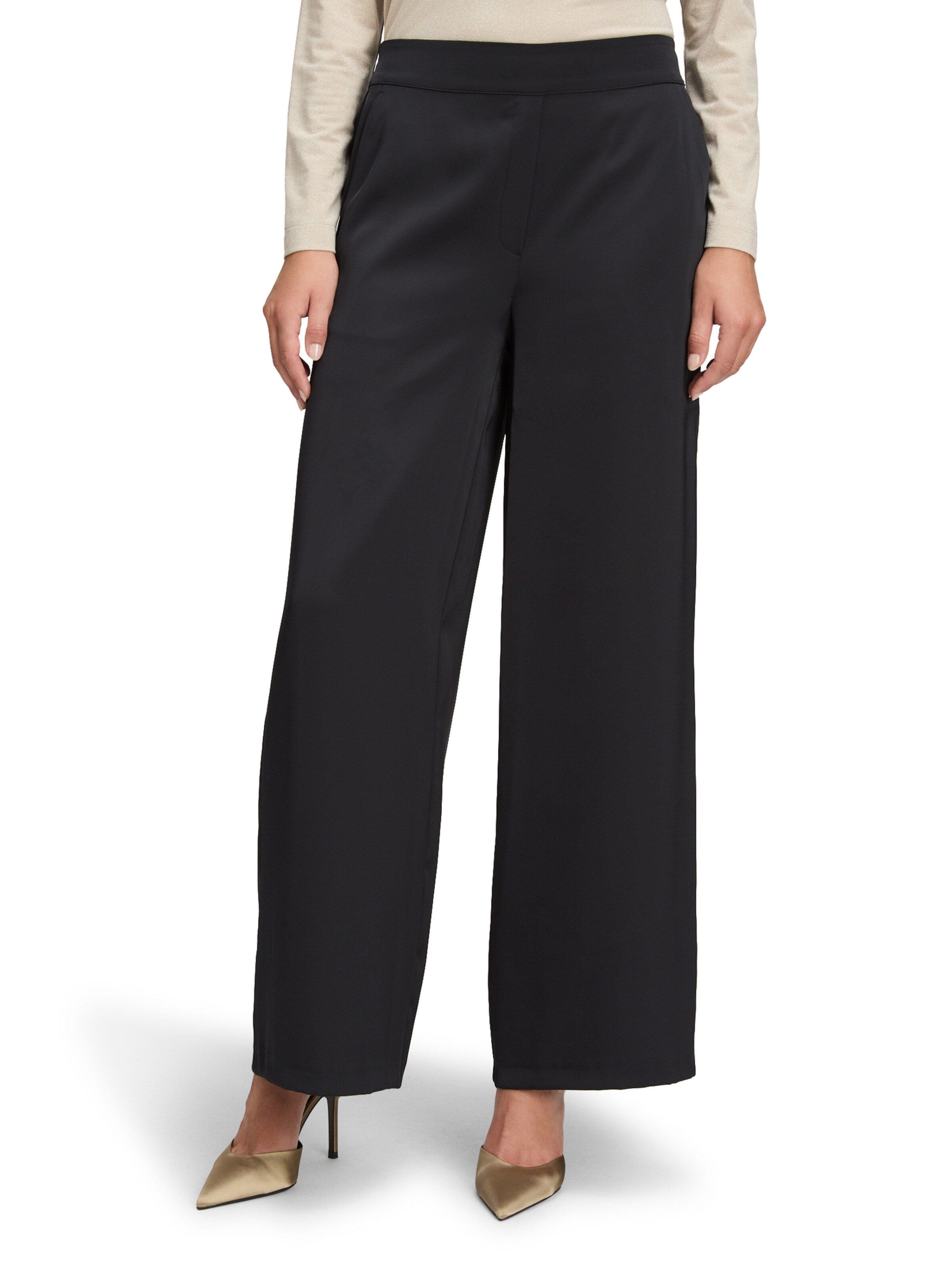 Betty & Co Slim fit Trousers in Black: front
