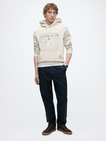 Felpa di Calvin Klein Jeans in bianco