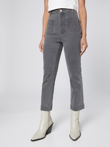Slimfit Jeans 'Nia' di Daahls by Emma Roberts exclusively for ABOUT YOU in grigio: frontale