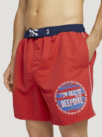 TOM TAILOR Zwemshorts in Rood