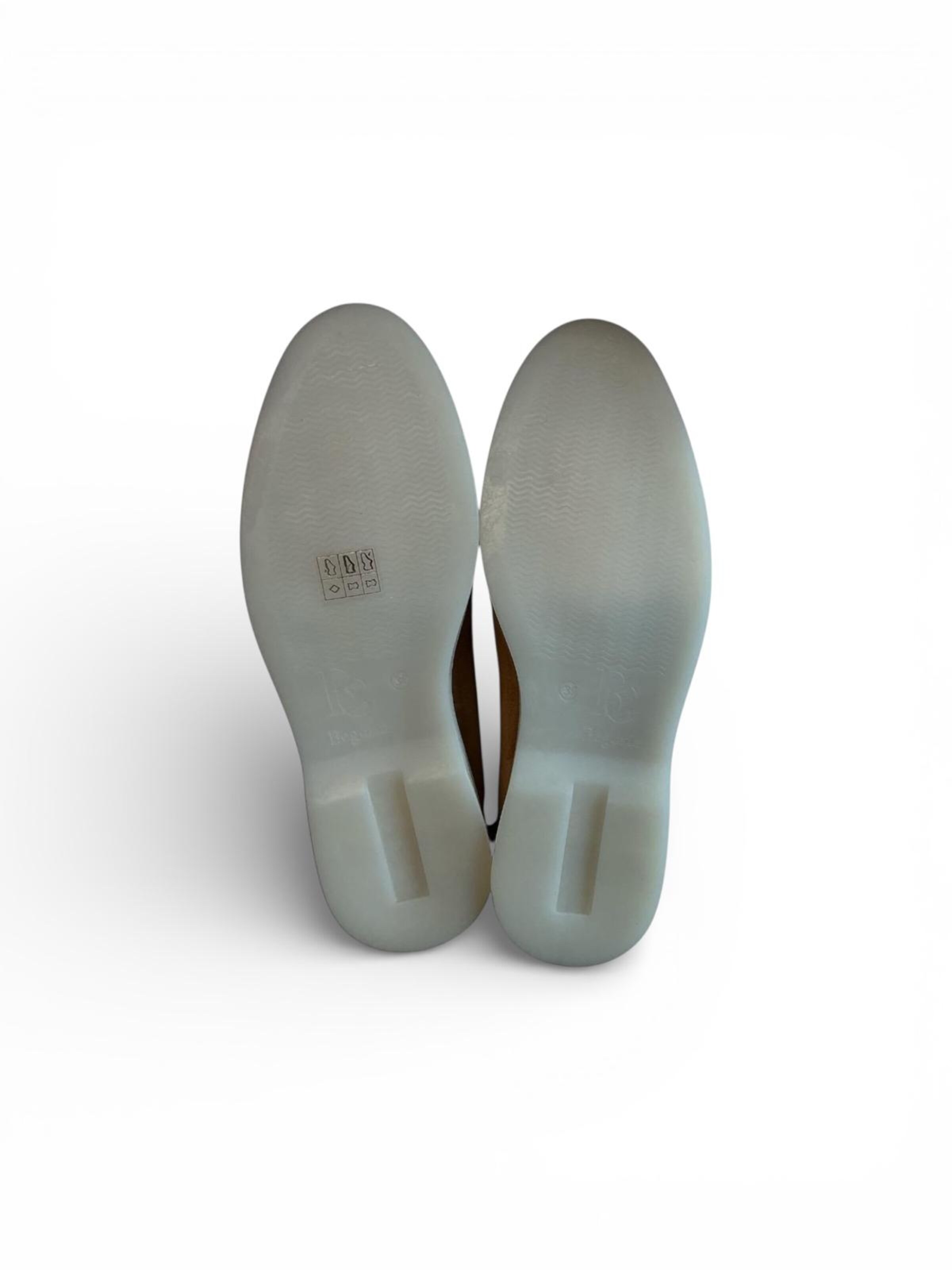 Begoria Hausschuh 'Suede'‌‌‌‌‌ in Beige