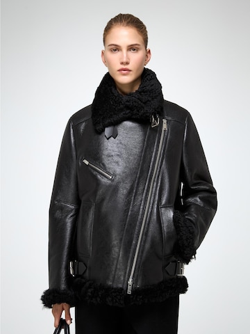 V S P Wintermantel 'Antonella' in Schwarz