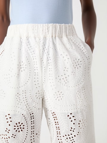 Crās Regular Pants ' Breezecras ' in White