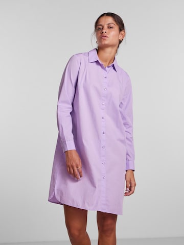 PIECES Košilové šaty – fialová: přední strana