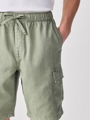 Regular Pantalon cargo Next en vert