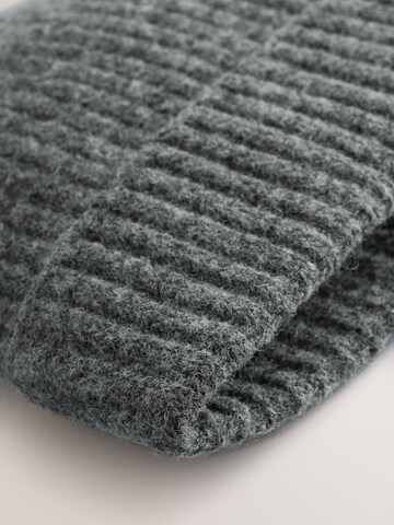 Next - Gorros em cinzento