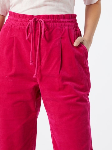 GAP - regular Pantalón plisado en rosa