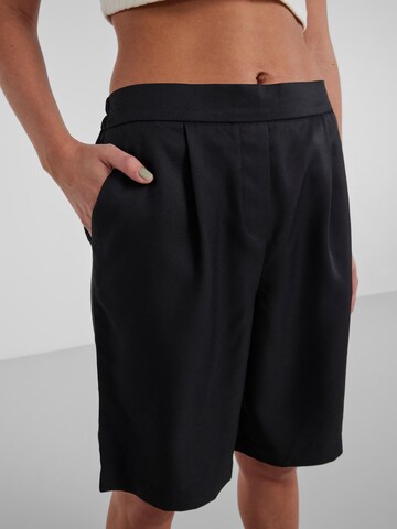 PIECES Loose fit Pleat-front trousers 'TALLY' in Black