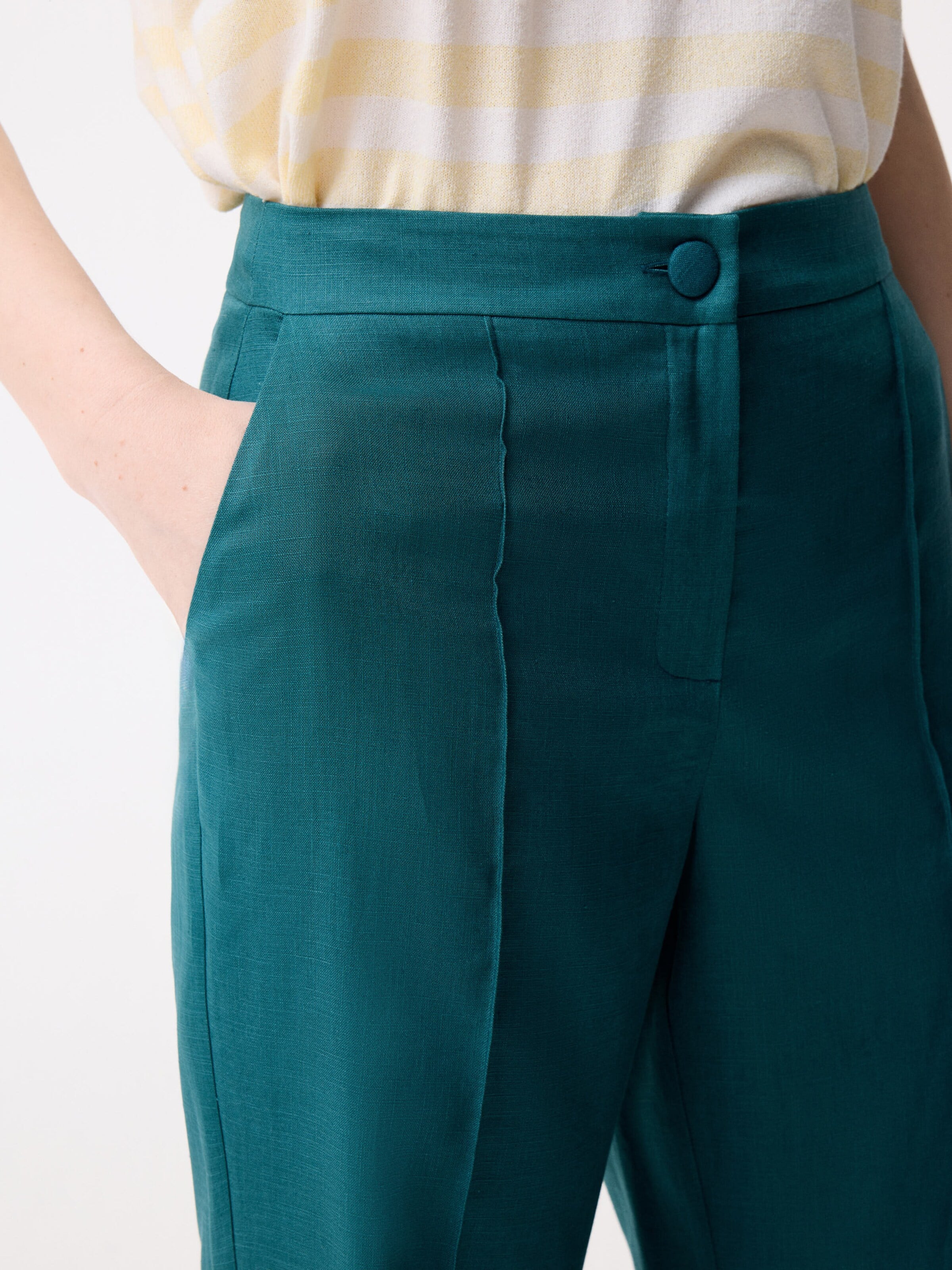 adl Regular Trousers in Green