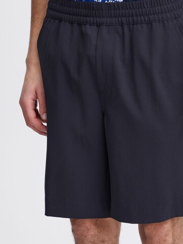 Regular Pantalon chino Casual Friday en bleu