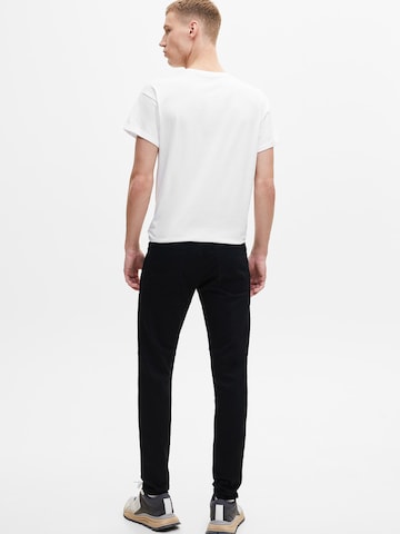 Skinny Jeans de la Pull&Bear pe negru