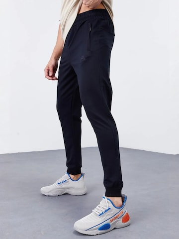 Skinny Pantalon Tommy Life en noir