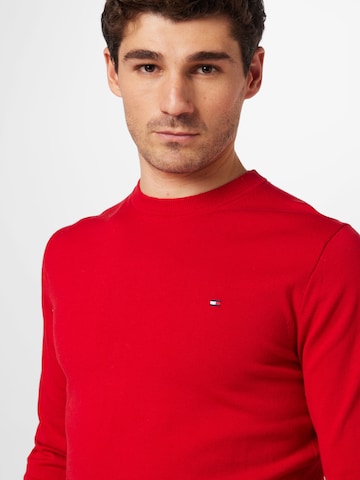 TOMMY HILFIGER Sweater in Red