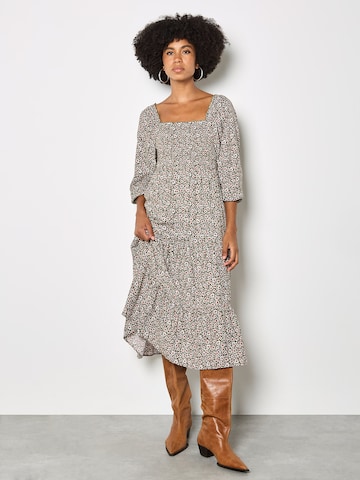 Robe ' ' Apricot en vert : devant