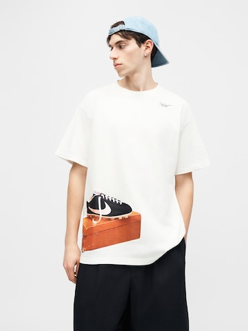 Tricou de la Nike Sportswear pe bej