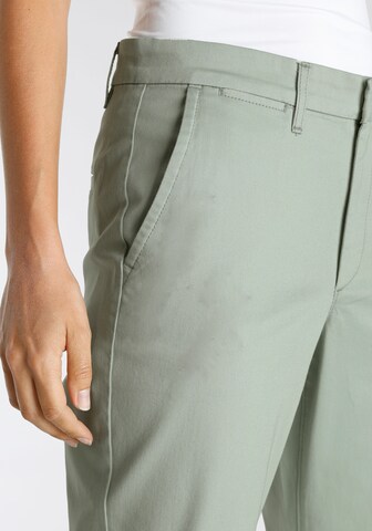 LEVI'S ® Regular Chino Pants 'Essential' in Green