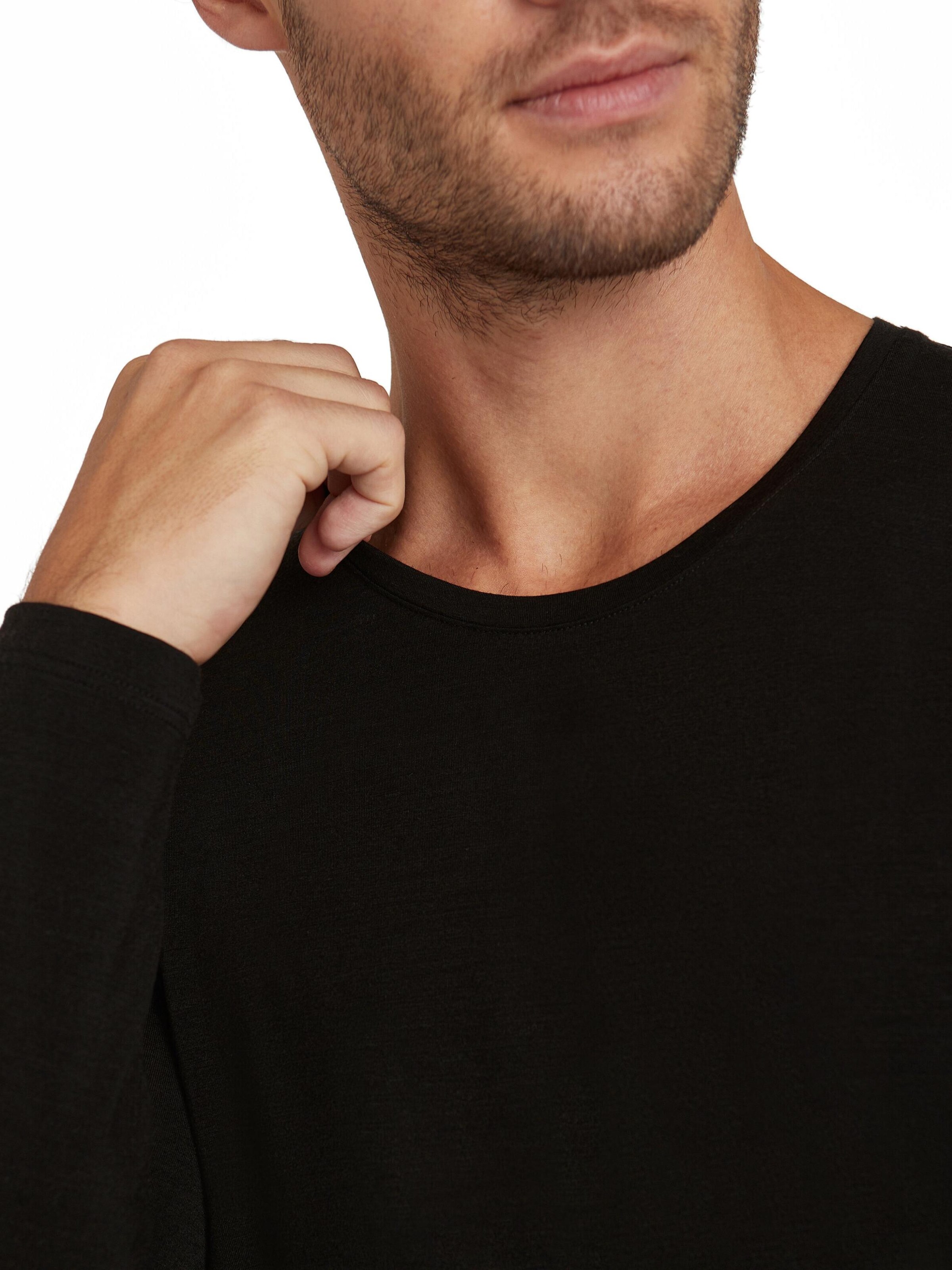 FALKE Undershirt in Black