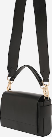 Riani Handbag in Black: front