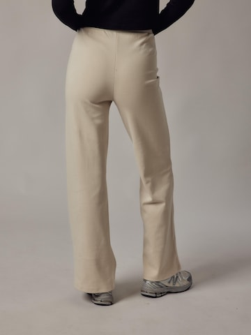 Flared Pantaloni 'Panta Palazzo in Interlock' di OWN Off With Nature in beige