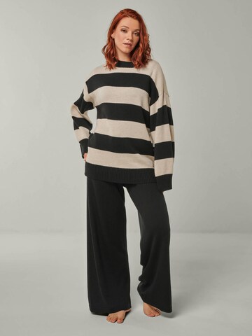 YOU LOOK PERFECT Huispak 'LOUNGEWEAR SET  - Pullover Felia & Pants Frida' in Zwart