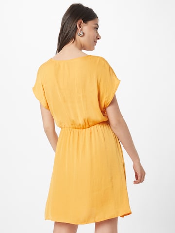 ABOUT YOU - Vestido 'Martina' em amarelo