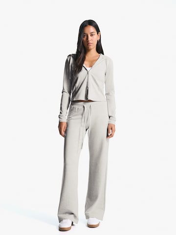 Wide leg Pantaloni de la Bershka pe gri