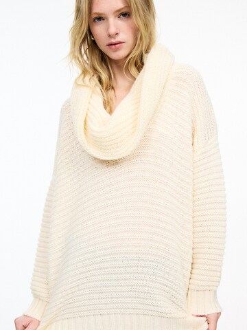 Pull&Bear Sweater in Beige