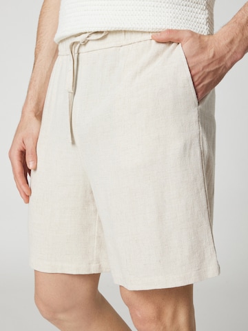 ABOUT YOU x Kevin Trapp Regular Shorts 'Samuel' in Beige