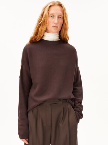Pull-over 'MERINAA' ARMEDANGELS en marron : devant