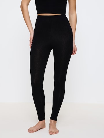 TRIUMPH Skinny Leggings ' Beauty Layers ' in Black: front