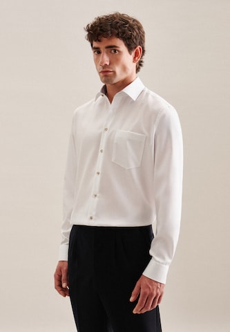 Coupe regular Chemise business SEIDENSTICKER en blanc : devant