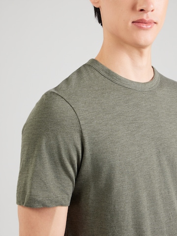 s.Oliver - Camisa em verde