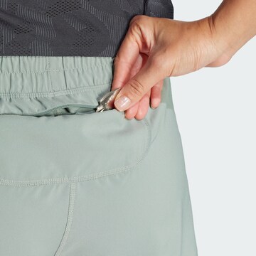 ADIDAS PERFORMANCE Regular Sportbroek 'Own The Run' in Groen