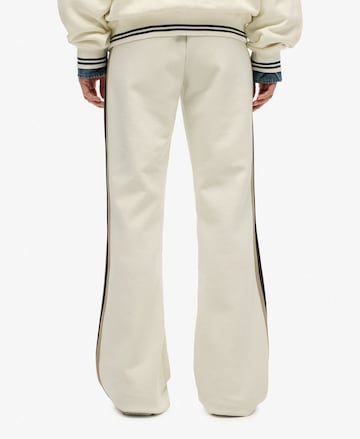 Superdry Regular Broek in Wit