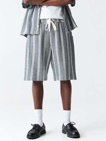 Loosefit Pantalon Pull&Bear en bleu : devant