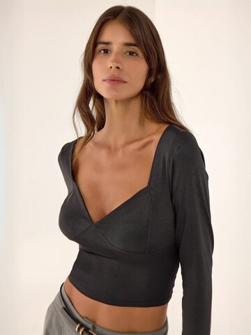 Hiccup Shirt in Black