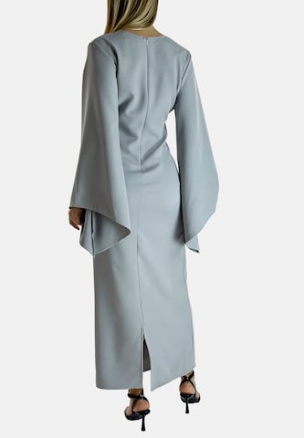 Abito di Elara in grigio