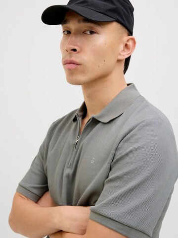 JACK & JONES Koszulka 'JJEAUSTIN' w kolorze szary
