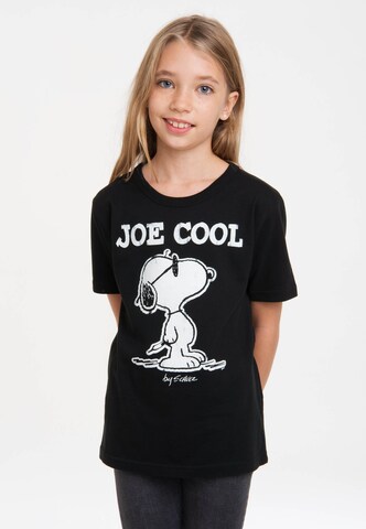LOGOSHIRT T-Shirt 'Peanuts – Snoopy' in Schwarz: Vorderseite