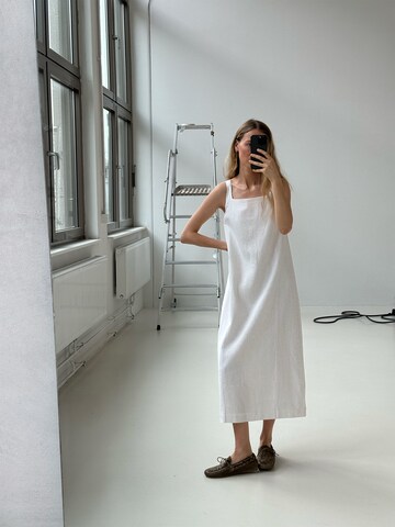 Abito di ABOUT YOU x Marie von Behrens in bianco