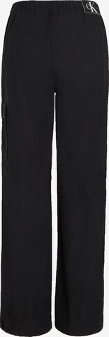 Calvin Klein Jeans Loosefit Cargohose in Schwarz