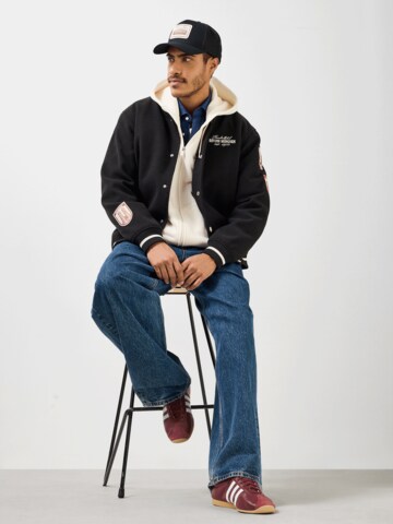FC BAYERN MÜNCHEN Between-Season Jacket in Black