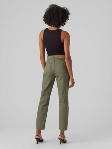 VERO MODA Regular Jeans 'BRENDA' in Grün