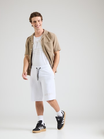 CAMP DAVID - regular Pantalón en blanco