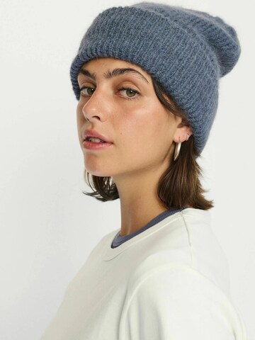 Soft Rebels Mütze 'SRCamilla' in Blau: Vorderseite