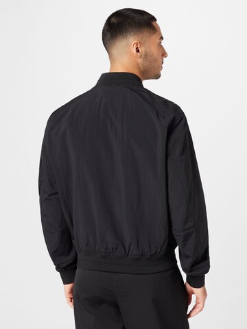 Calvin Klein Overgangsjakke 'MATT' i sort