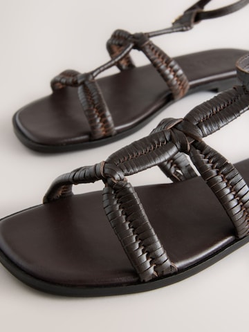 brūns Next Siksniņsandales 'Forever Comfort'