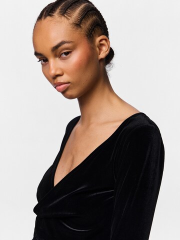 PIECES - Top 'PCROYA' en negro