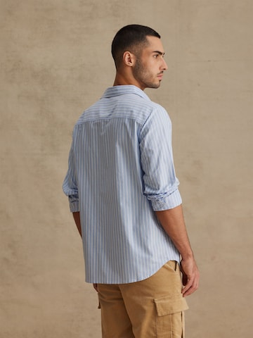 Coupe regular Chemise 'Silas' DAN FOX APPAREL en bleu